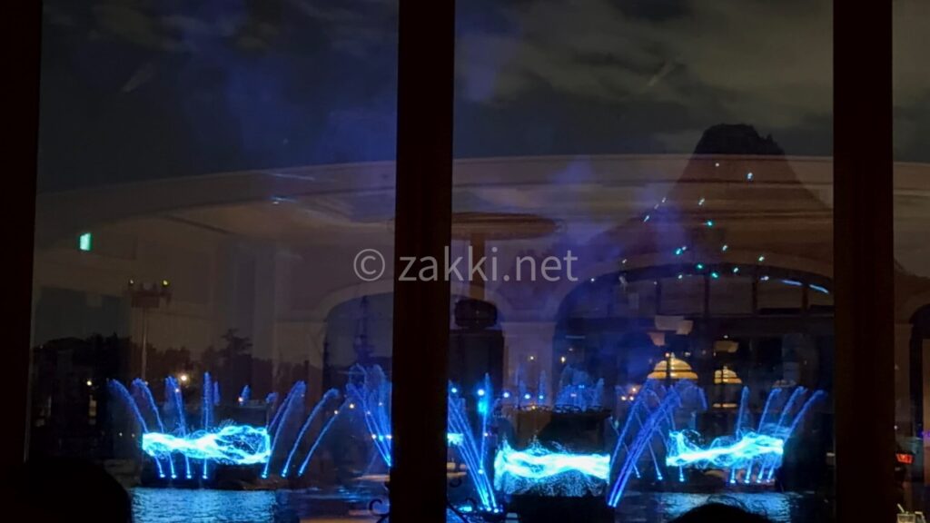 ベッラヴィスタ・ラウンジ🌏17:40予約で19:30開始のビリーヴは見れたのか？【前席２列目の実体験ブログ】